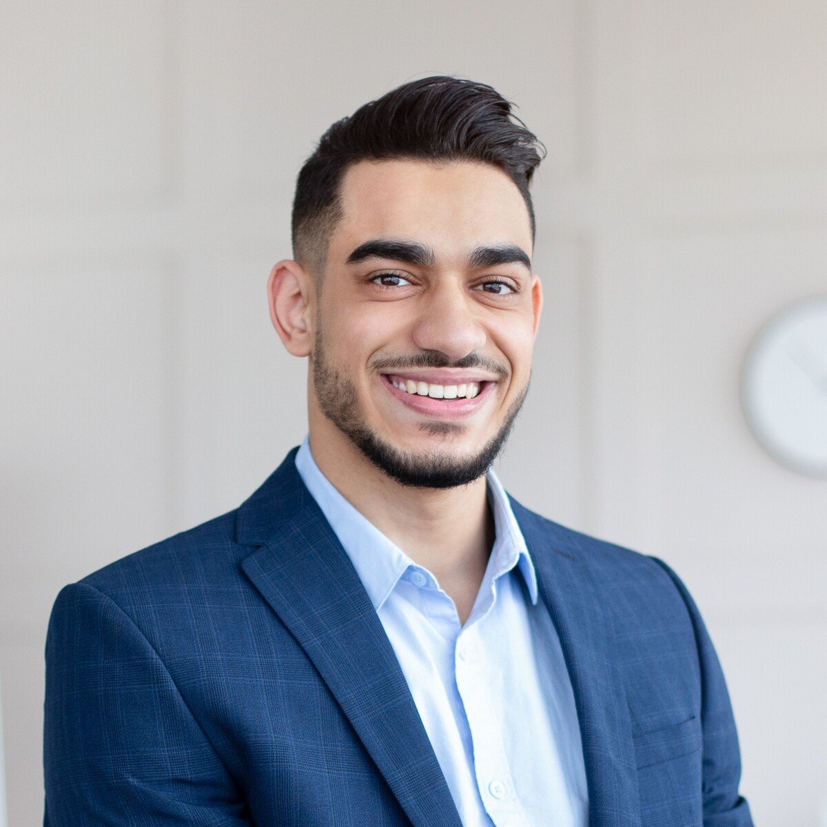 Cheerful Arab Businessman In Elegant Suit Holding 2025 03 18 18 20 06 Utc