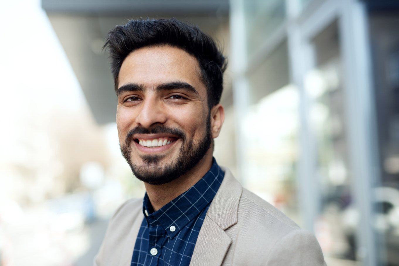 Portrait Of Young Businessman Commuter Outdoors In N29BT7H 1